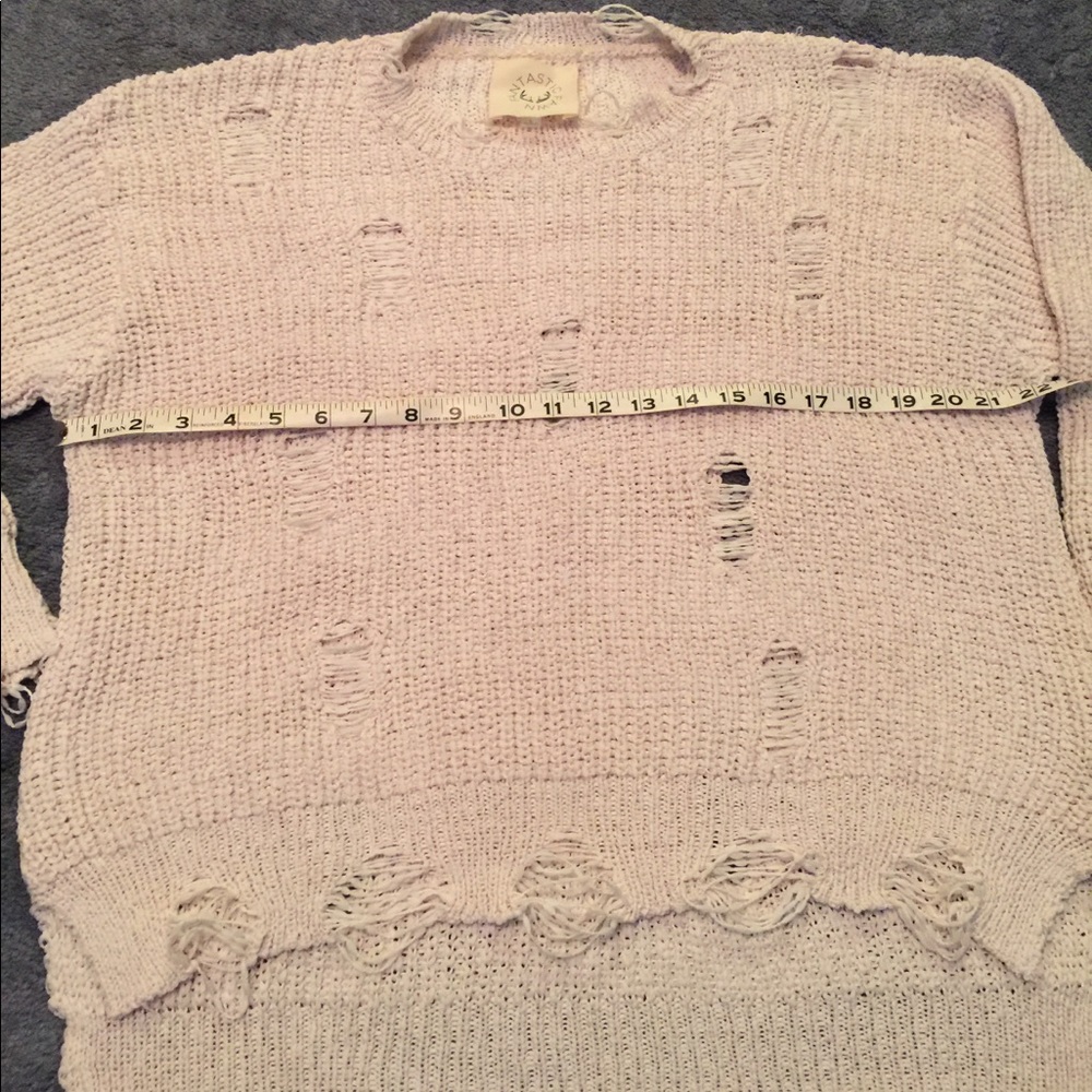 Distressed Sweater - Picture 6 of 10